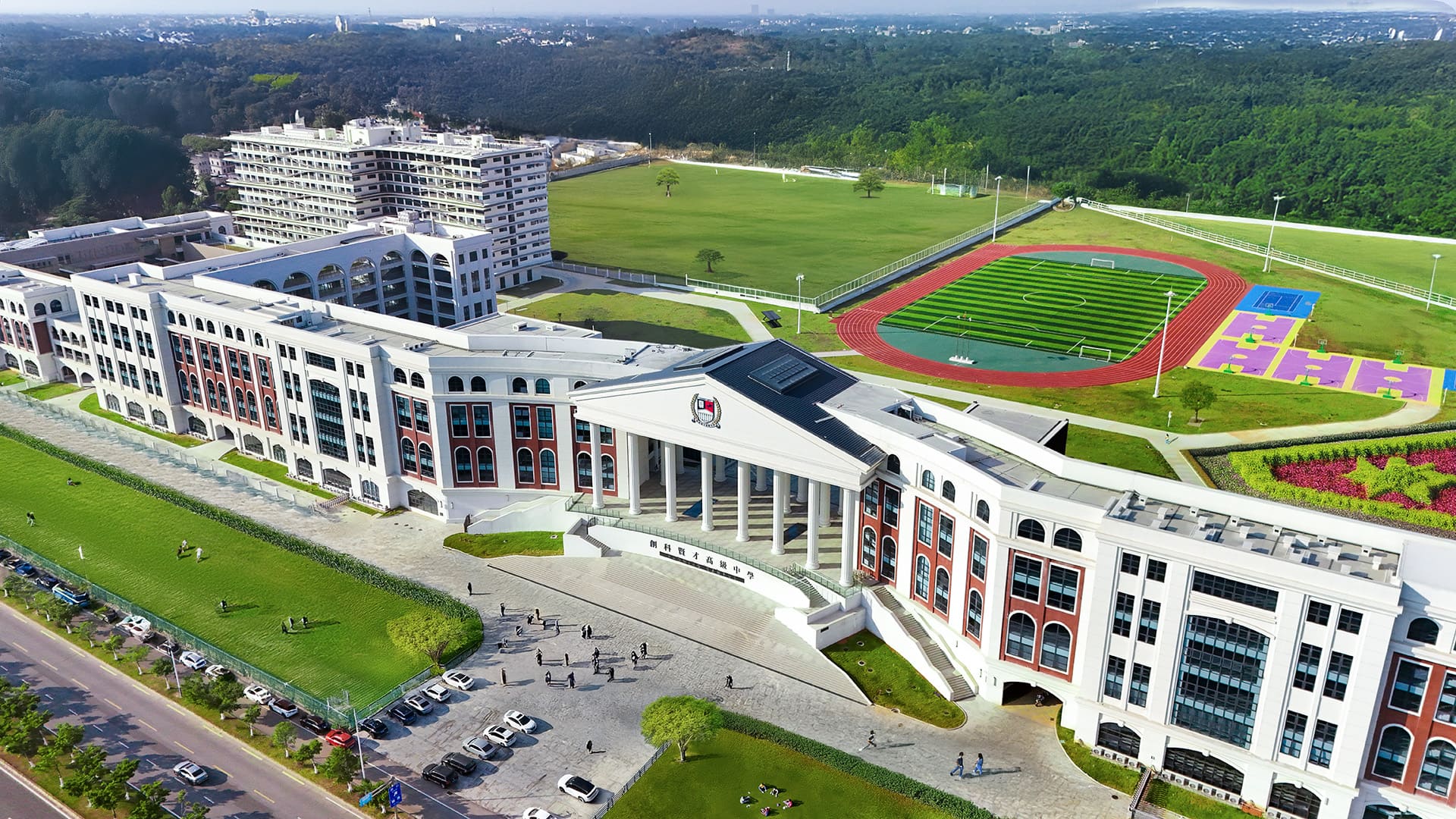 茂名創科賢才高級中學校園全景